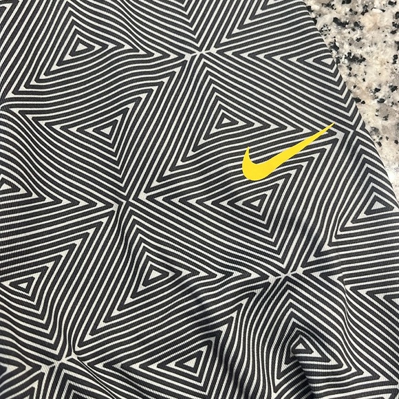 Nike Livestrong Quarter Zip Pullover- Size XL - Picture 5 of 8